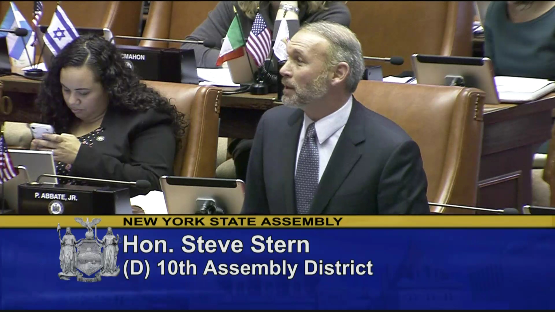 Stern Helps Pass Plastic Bag Ban for NYS