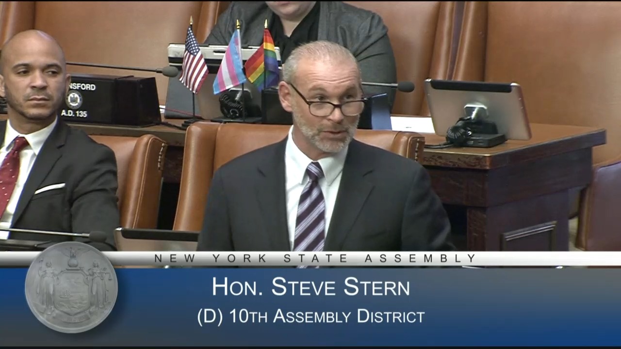 Stern Welcomes the Cronin Family to the Assembly