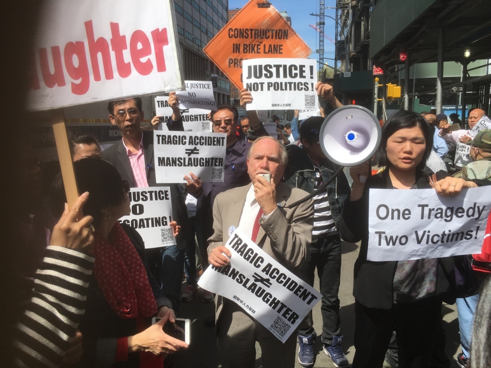 Assemblymember William Colton and Chief of Staff Susan Zhuang at a rallying protesting the scapegoating of Peter Liang.