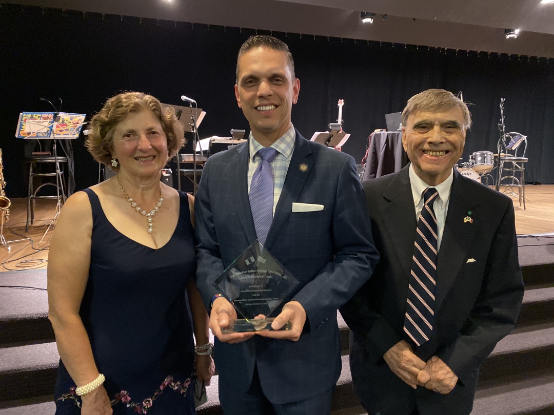 Assemblyman Angelo Santabarbara receives the 2019 MARIO M. CUOMO GOVERNMENT INTEGRITY AWARD from the Capital Region’s American Italian Heritage Museum Association and Cultural Center at their ann